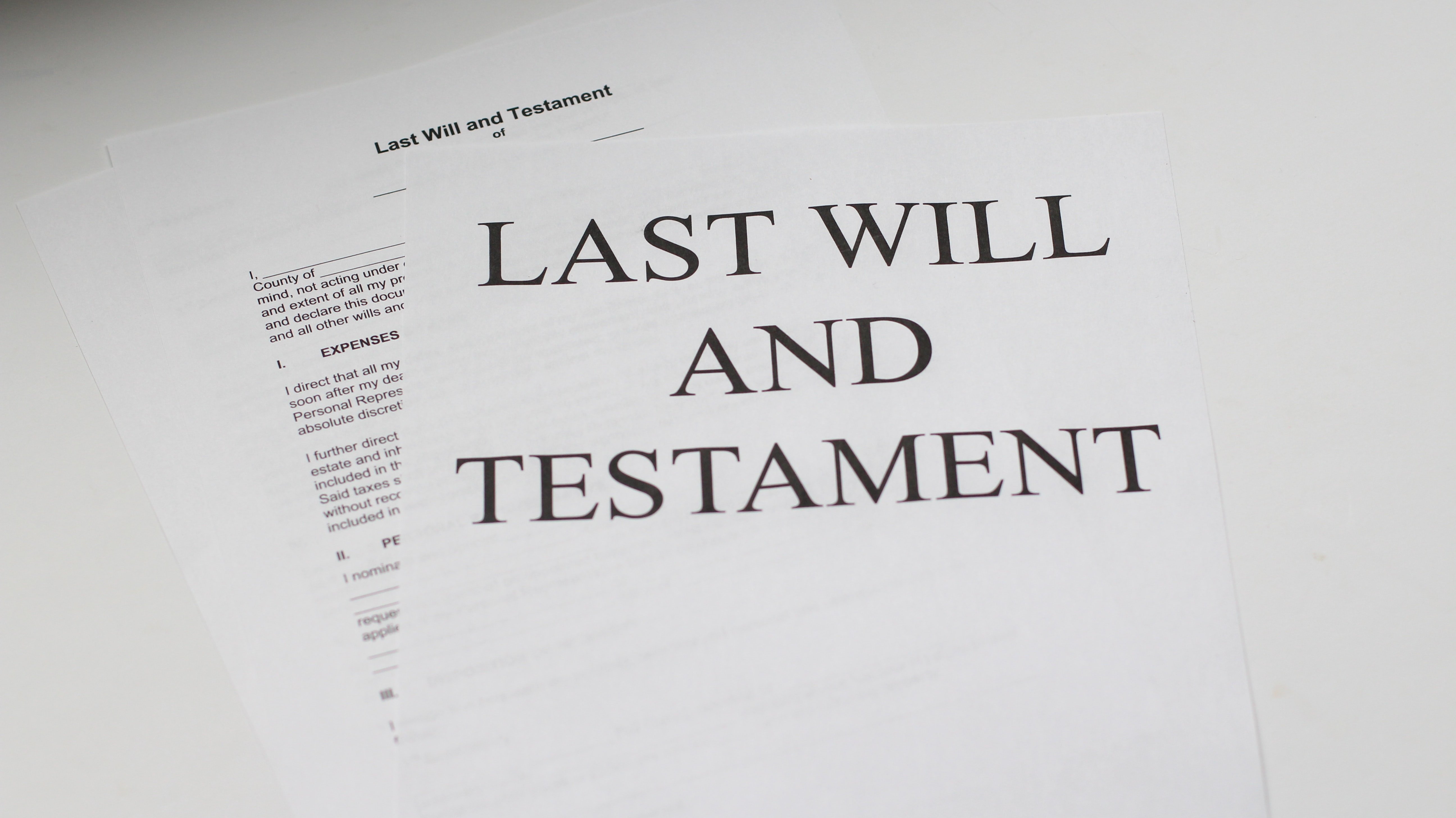 Photo showing the text on cover page of a last will and testament