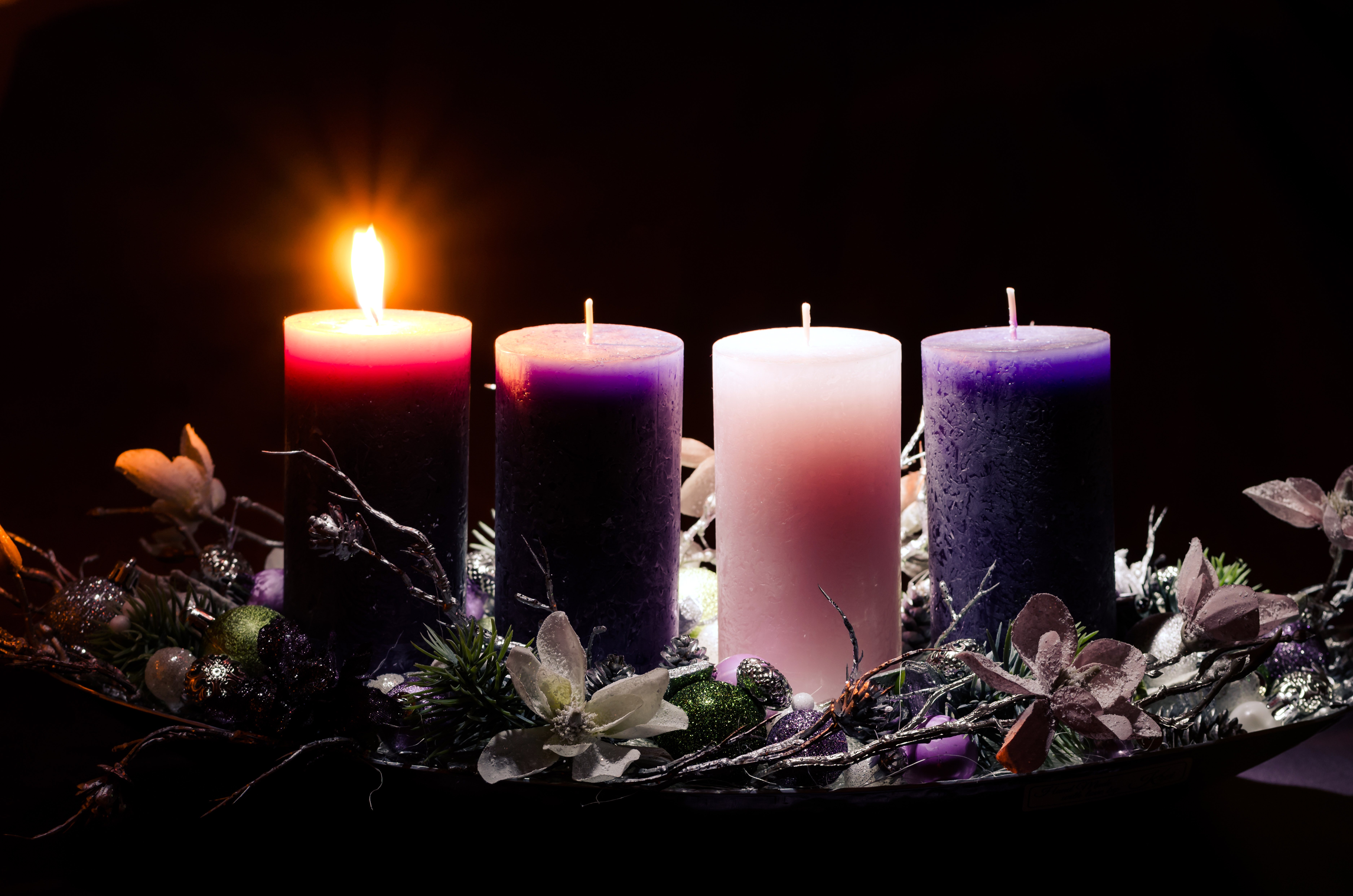1 lit purple Advent candle