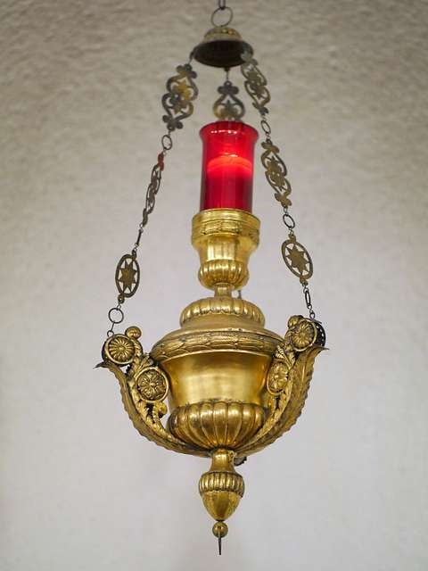 photo of a hanging Sanctuary Lamp